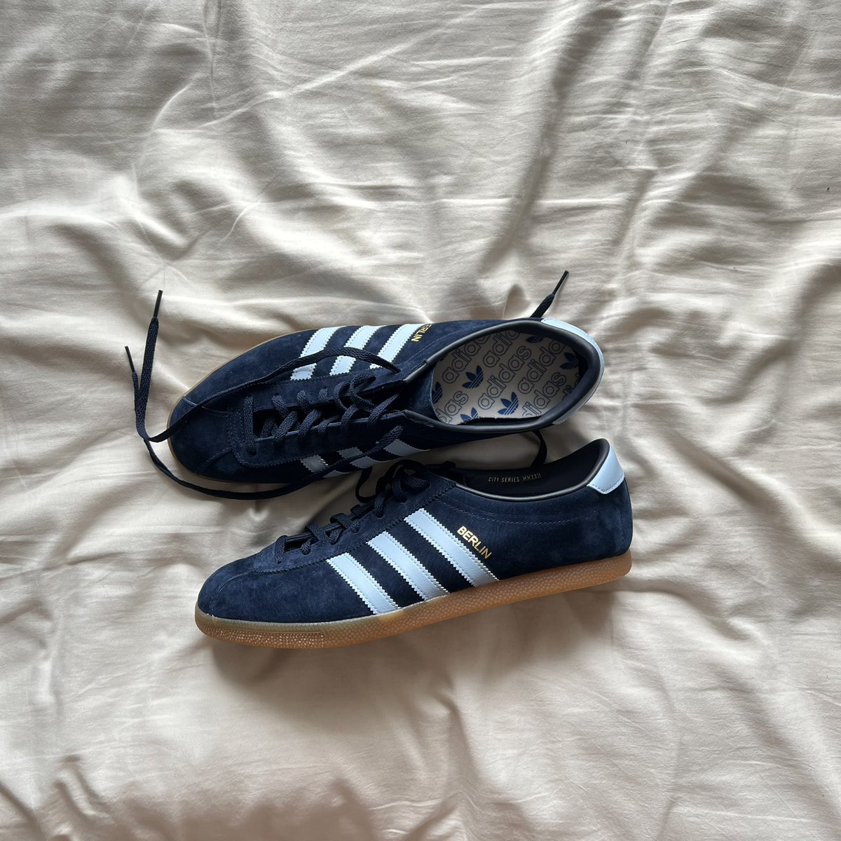 Watagashi_0616's tweet photo. Berlin🇩🇪

#adidas #berlin #adidasberlin #sneakers #sneaker #atmos #adidasoriginals #kicks #shoes https://t.co/fPGljP5G4Y