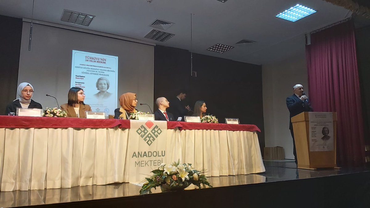 Anadolu Mektebi'nin Ankara'da düzenlediği “Vefatının 30. Yılında Samiha Ayverdi Programı”na
📌Oltu Fen Lisesi
📌Nene Hatun Kız Anadolu Lisesi    
📌Nurettin Topçu SBL’ den panelist olarak katılan toplam 5 öğrencimiz ilimizi başarıyla temsil ettiler.
<a href="/tcmeb/">Millî Eğitim Bakanlığı</a> <a href="/skaygusuz/">Salih Kaygusuz</a>