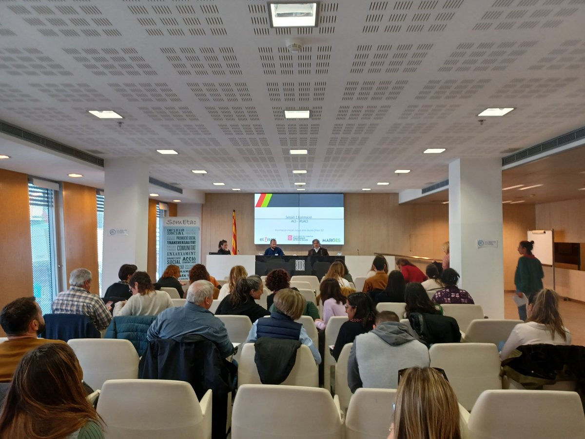 Vctorlv40869698's tweet photo. Donem la benvinguda als #ETAC que assisteixen avui a les sessions de formacio que des d'@acciocivicat  oferim als ens locals que s'incorporen a la fitxa 52 del contracte programa de plans, programes i projectes d'accio comunitària, amb l'assistència de més de vint ens locals. https://t.co/K0yaBgGaYf