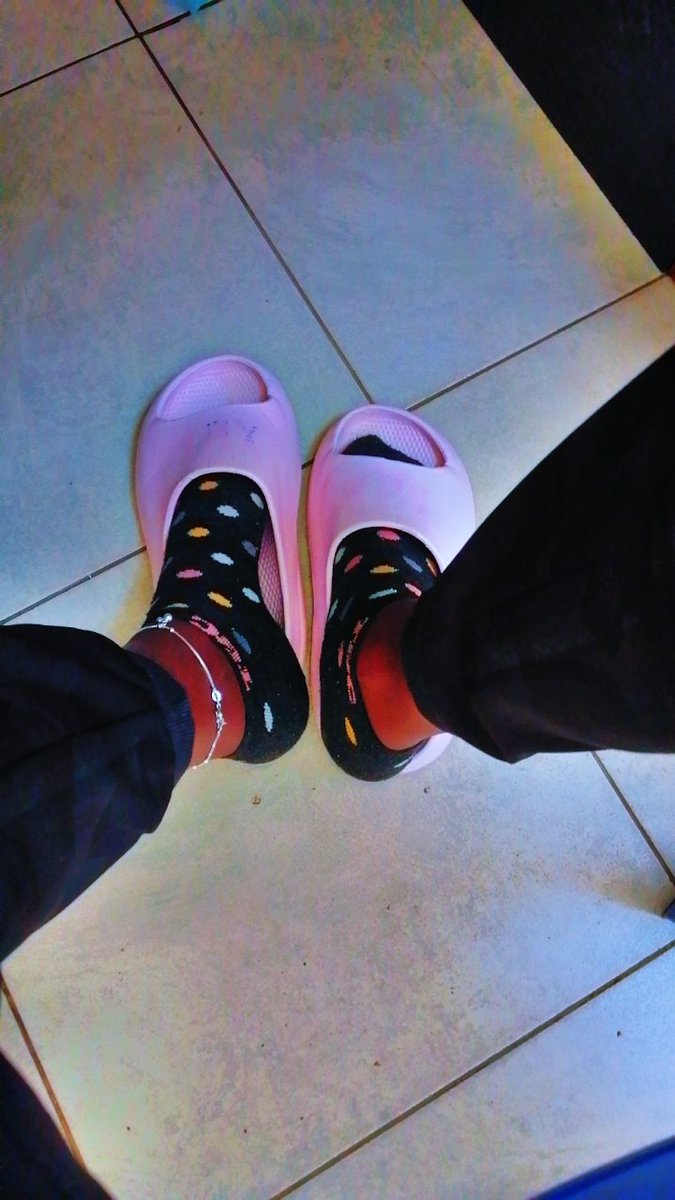 Nimmohtally's tweet photo. What's on your feet today? https://t.co/2GuLOYtgZq