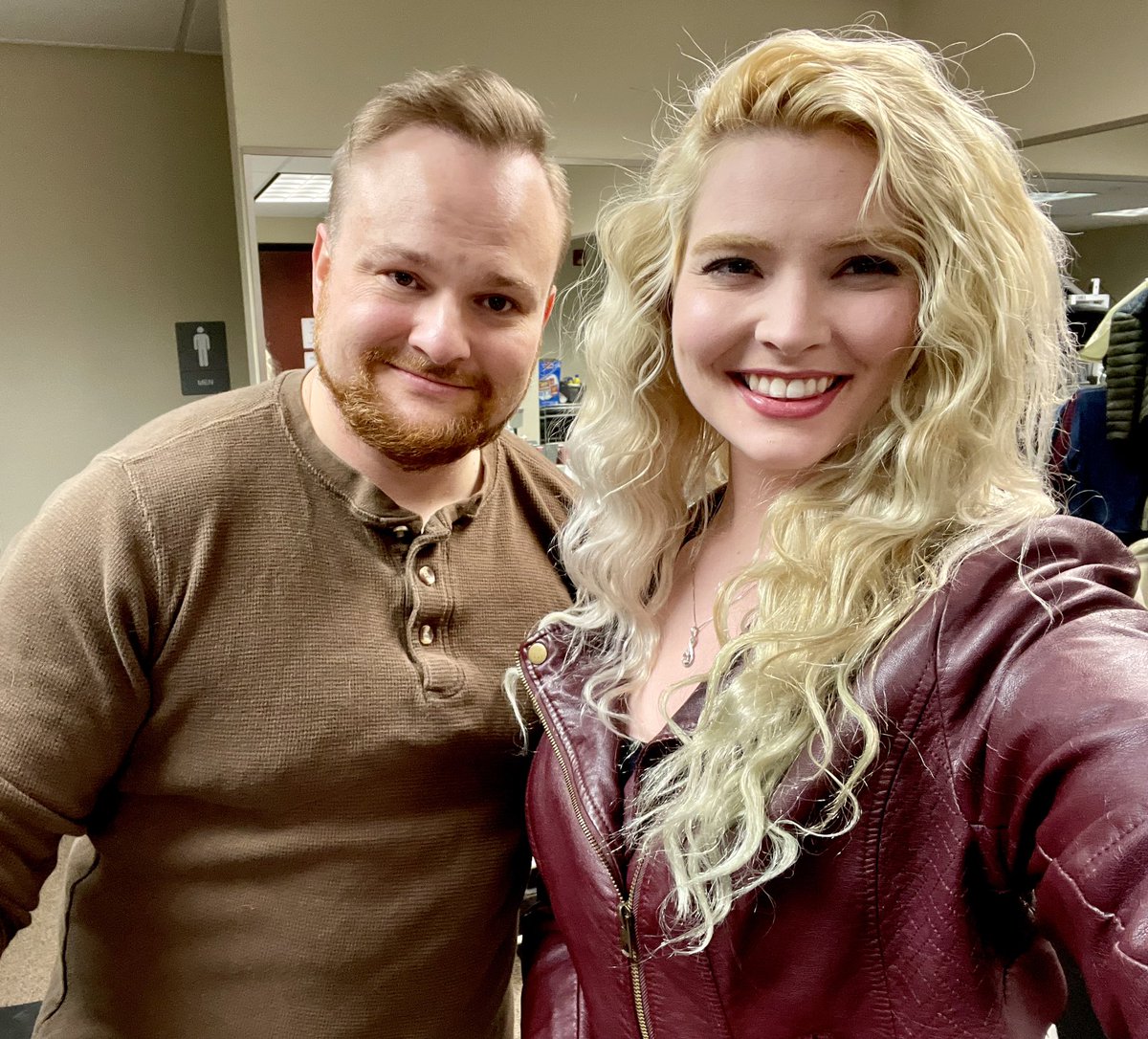 animatedhello's tweet photo. Happy Hump Day from my pretend husband and I!
#commercial #humpday #actors #buffaloactors #heatherdunham #smile #blondes #blondeshavemorefun #goodvibes #carselfie #bts #behindthescenes #stepoutbuffalo https://t.co/iPQ0VruZTP