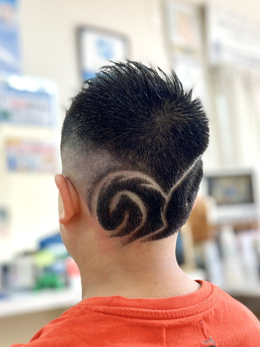 TeamPrest7's tweet photo. #バリアート #髪彫師 #唯一無二 #ヘアーサロントダ https://t.co/iR6bFgXrks