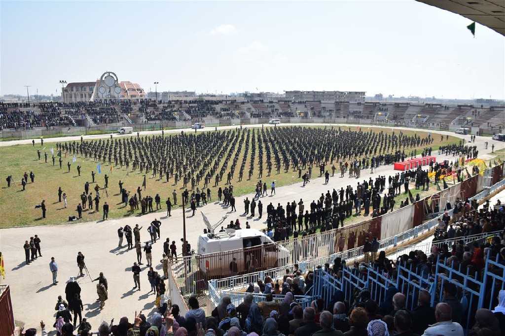 RojavaNetwork's tweet photo. #Hasake: Funeral ceremony of the 9 SDF fighters, who were martyred during the helicopter crash in Kurdistan Region (KRG). https://t.co/X5SsWmerIN