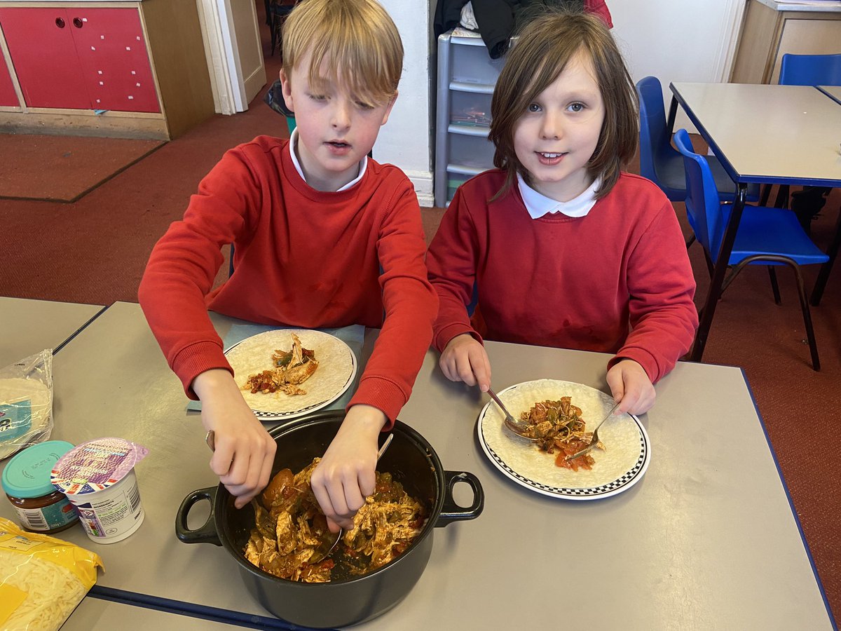 WelbeckCuckney's tweet photo. Cooking club #3 https://t.co/NkIuF0PVhf