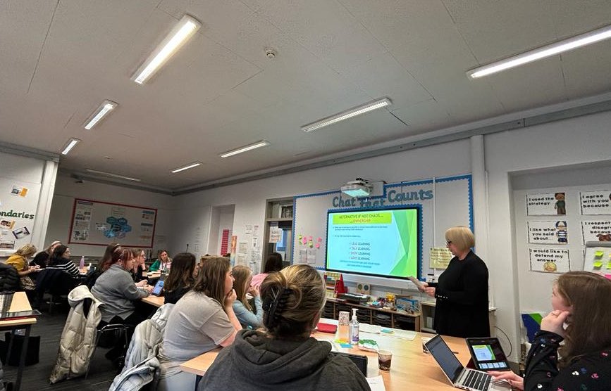PPGlasgow's tweet photo. โWe can think differently, try new things and be creative.โ
A big thanks to Jan Breckenridge DHT @Castleton_Pri for an inspiring presentation on Creative Classrooms and developing Playful Pedagogy across the Primary School. Excellent collaboration with colleagues ๐ @GIC_Glasgow https://t.co/UOWczZv0rQ