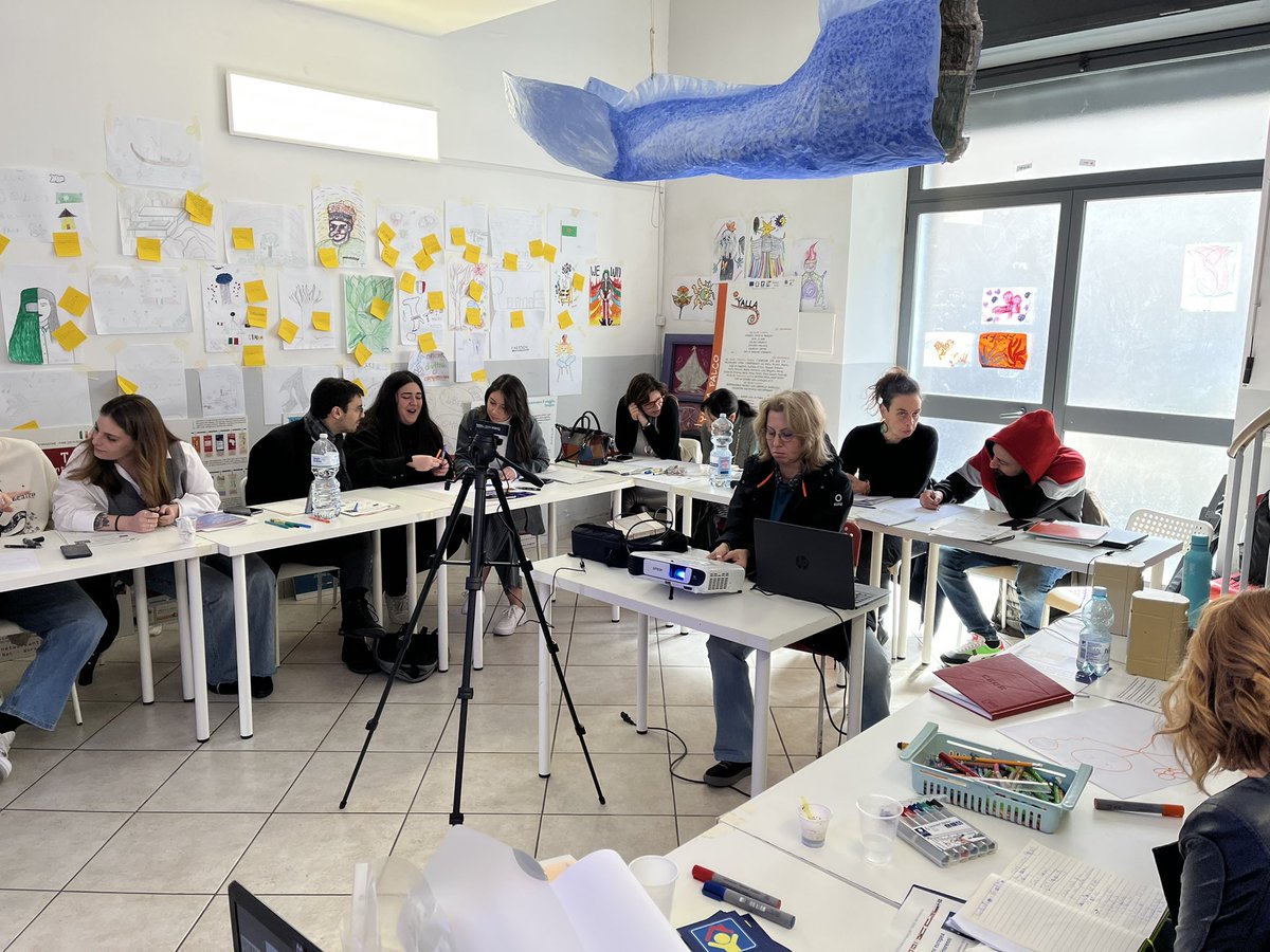 Today we’re doing a #childparticipation workshop in #Napoli as part of the DAY project coordinated by @Eurochild_org member @alberodellavita partnering with CIDIS and @ComuneNapoli 

eurochild.org/initiative/day…
