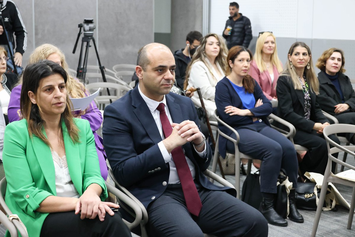 CommitteeGender's tweet photo. Σήμερα παρουσιάσαμε σε δημοσιογραφική διάσκεψη τον Οδηγό πρόληψης και αντιμετώπισης της σεξουαλικής παρενόχλησης στον χώρο εργασίας. Ευχαριστούμε τον έντιμο Υπουργό @Yiannis_Pan και την Επίτροπο Ισότητας των Φύλων @JosieChristodou που μας τίμησαν με την παρουσία τους. https://t.co/ntH97VUP5U