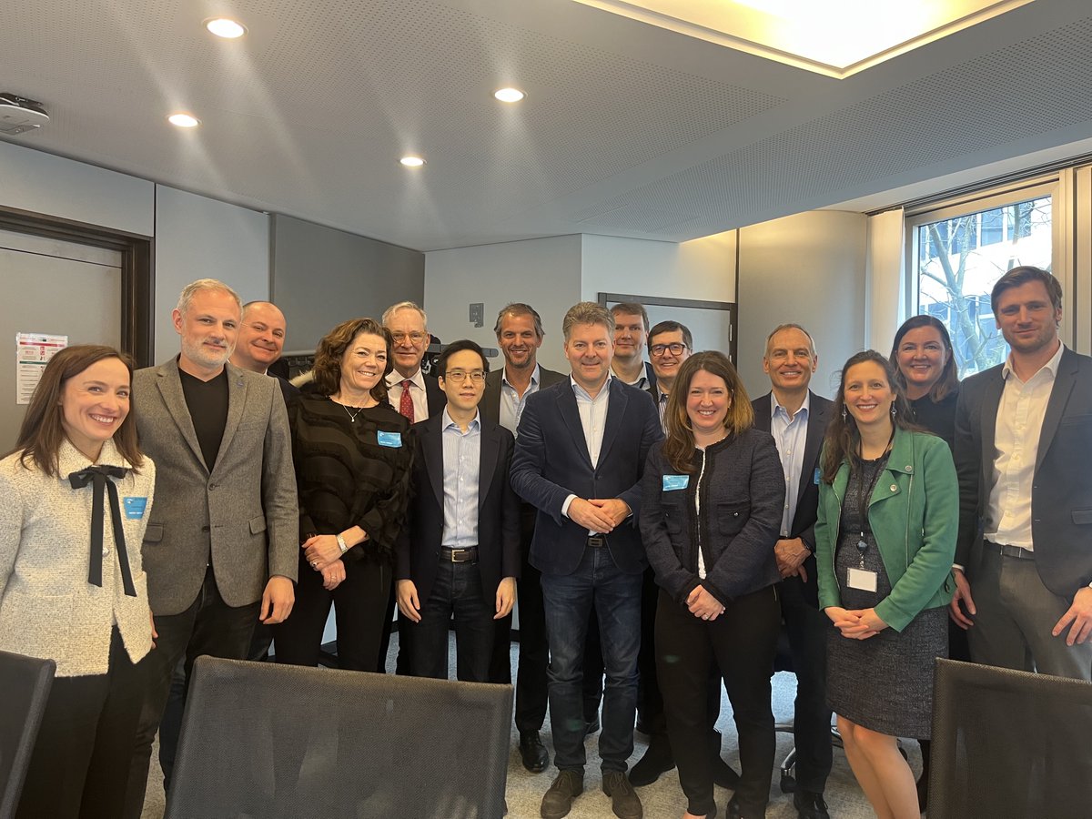 eutechalliance's tweet photo. Thank you to MEPs @EvaMaydell, @Andreas_Schwab &amp; @s_yoncourtin for meeting with EUTA member CEOs as part of our CEO Forum 🤝

It was great to hear the @Europarl_EN perspective on how we can work together to create an innovative &amp; competitive environment for EU tech to flourish 🌱 https://t.co/24O1gDXFsF