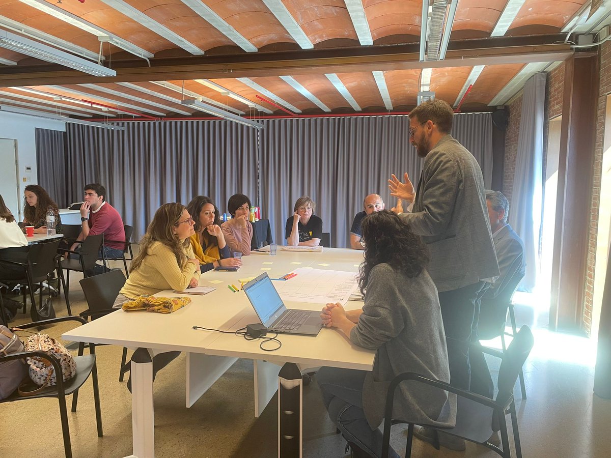 intdiba's tweet photo. 🇪🇺 Trobada del Grup de treball de projectes europeus de l’Oficina d'Europa i Estratègia Internacional de la @diba 
👉 Continuem amb diferents taules de treball per compartir eines i experiències sobre com construir partenariats locals i internacionals https://t.co/oXvQdxqd0V