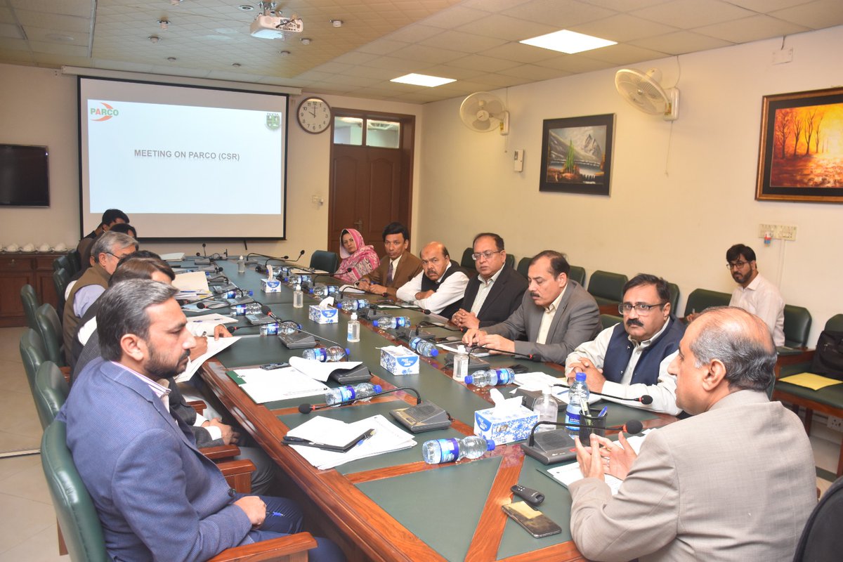 punjab_tevta's tweet photo. Mr. Akhtar Abbas Bharwana, Sr. DG TEVTA, chaired a progress review meeting with Regional Dir. of TEVTA in connection to recent visits of PARCO CSR Team to various GCTs. 
RDs were directed to strategize DAE admissions campaign in effective manner for upcoming session 2023-24 https://t.co/hJJED1szVr