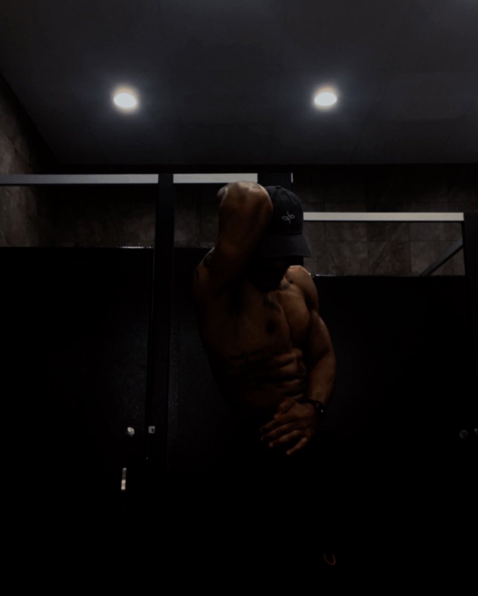 prettyboyoso's tweet photo. 🧊🖤 #iiamoso #gym #gymmotivation #fyp https://t.co/Xfgi8RTk66