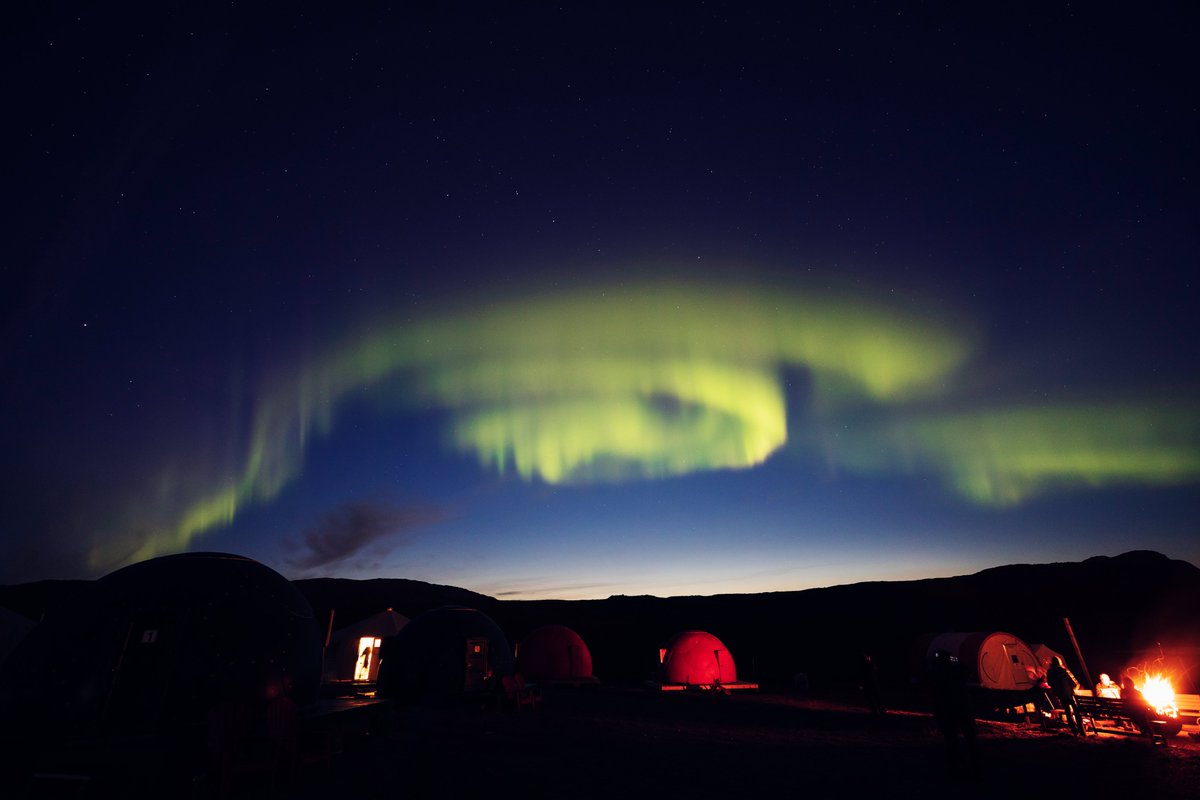Nature's stunning light show: the enchanting Northern Lights.

#torngatmountains #torngats #exploretorngats #Labrador  #northernlights