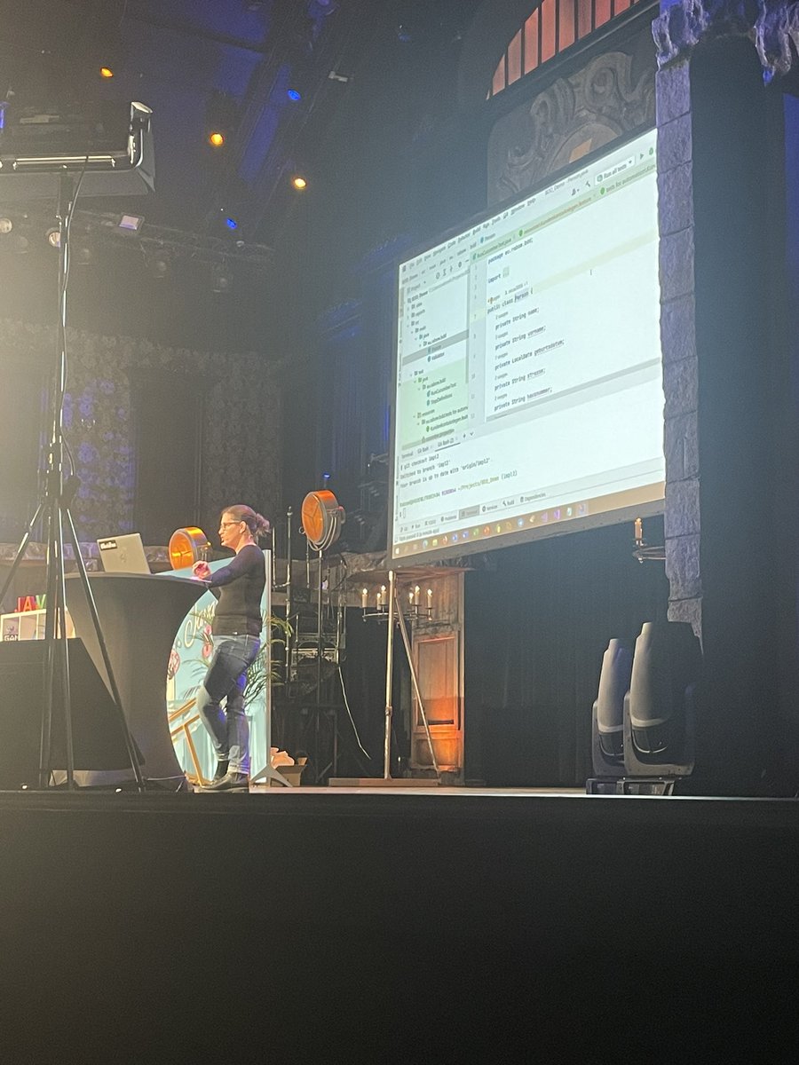 Latti_Nbg's tweet image. @KatrinRabow talks about #BDD #JavaLand2023