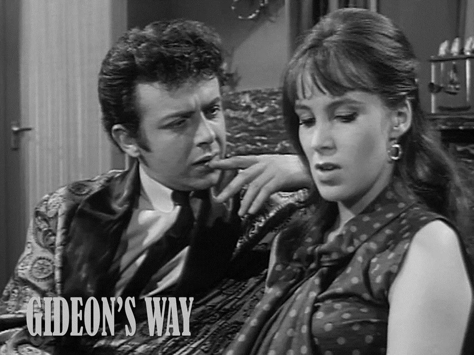 #RayBrooks #JaneMerrow guest star in GIDEON'S WAY (1964) tonight at 8pm #TPTVsubtitles