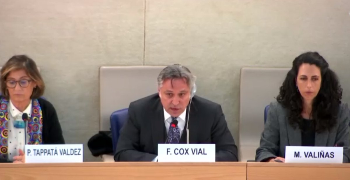 Qué nivel el de Francisco Cox, experto chileno de la Fact Finding Mission sobre Venezuela.
Le respondió a los cómplices de los perpetradores diciendo que también en la época de Pinochet se intentaba evitar el escrutinio internacional en derechos humanos hablando de "soberanía".