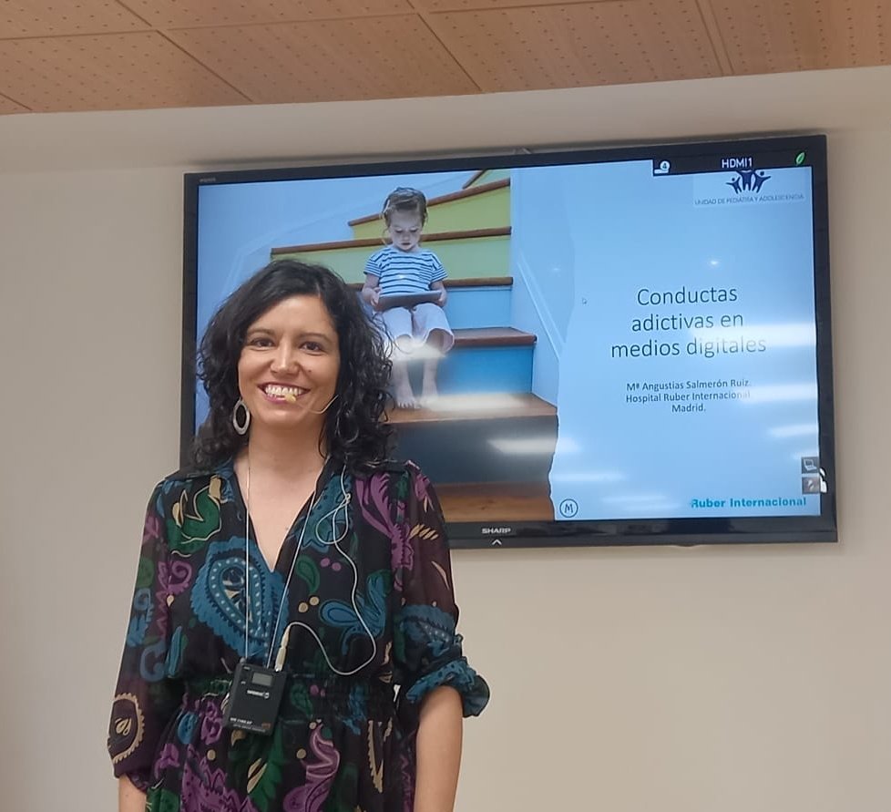 Maria Salmeron Ruiz (@mariasalmeronr1) on Twitter photo Hoy en <a href="/RuberInter/">Ruber Internacional</a> sesión sobre "conductas adictivas a medios digitales". ¿Estamos preparados los adultos para ser ejemplo y educar a la infancia y adolescencia"? Os dejo la presentación de hoy. mimamayanoespediatra.es/blog/ Hoy en <a href="/RuberInter/">Ruber Internacional</a> sesión sobre "conductas adictivas a medios digitales". ¿Estamos preparados los adultos para ser ejemplo y educar a la infancia y adolescencia"? Os dejo la presentación de hoy. mimamayanoespediatra.es/blog/