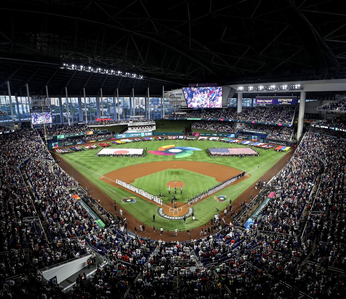 FOS's tweet photo. The 2023 World Baseball Classic drew 1,306,414 fans — a tournament record. https://t.co/FpszLnjVVU