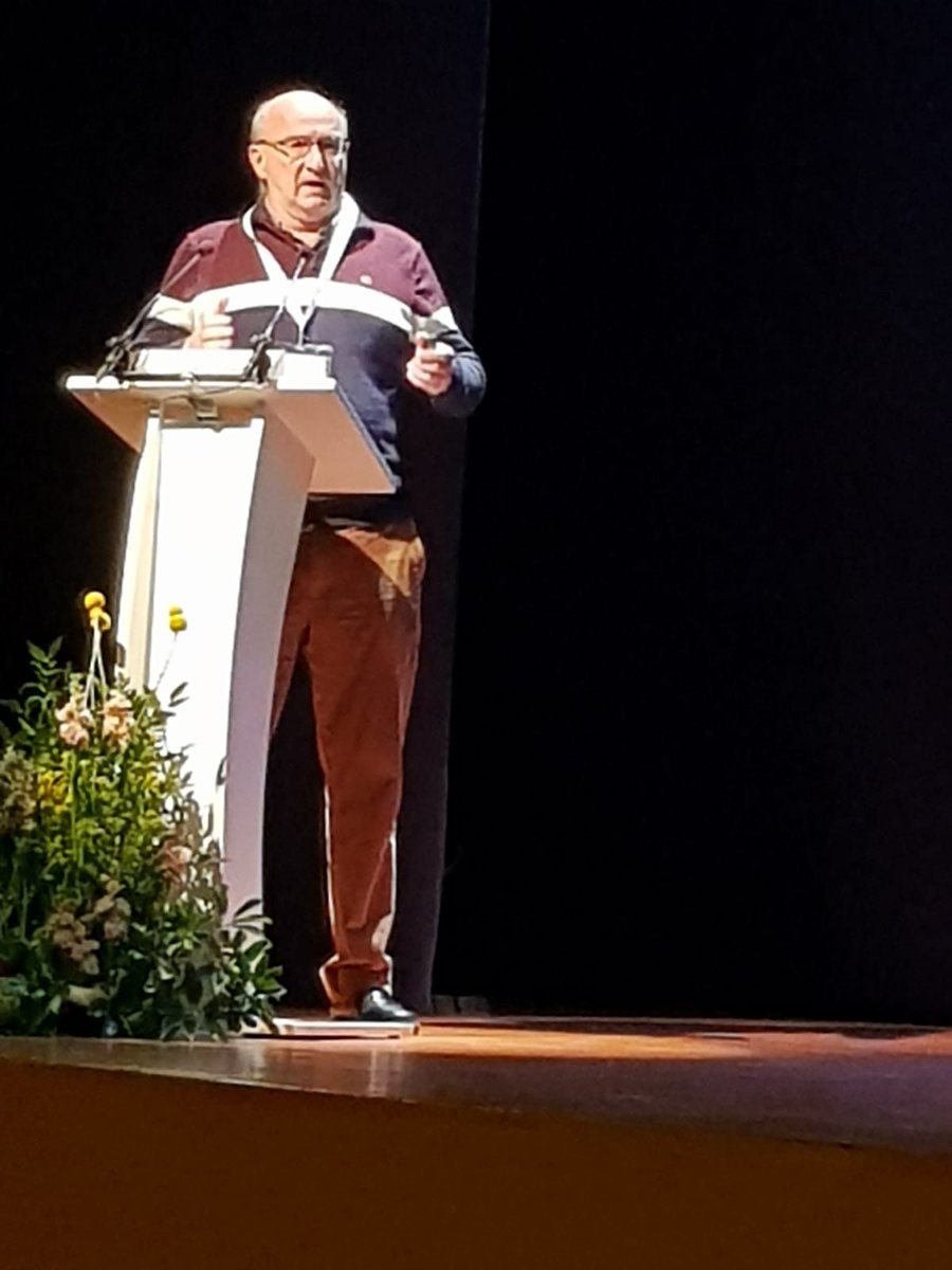 ElisaGarzo's tweet photo. Hoy el Prof. A. Fereres del Instituto de Ciencias Agrarias (ICA) @CSIC habló sobre "Como afecta el #CambioClimatico y la Globalizacion a los #insectosplaga y a las enfermedades que transmiten" en las Jornadas #Agromurcia
@VectoresCSIC ; @Phytoma https://t.co/CTk8YXuFS5