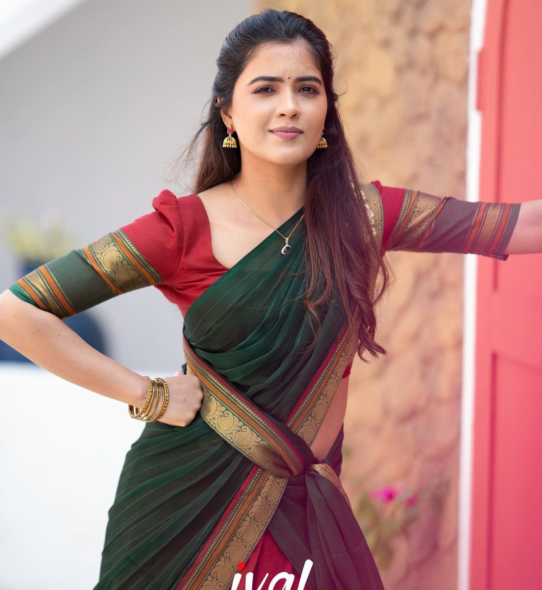 Fr0xWjJaAAEK7Ba?format=jpg&name=medium