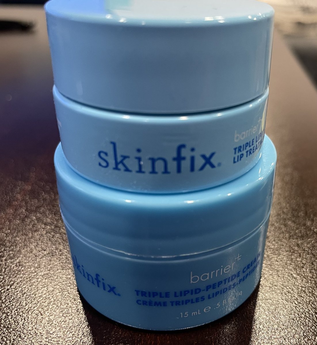 HFacilitation's tweet photo. Fangirl moment this morning…so impressed with @SkinfixInc. Can’t believe it’s taken me this long to discover them! #scentfree #clincallyeffective #skinfix https://t.co/4qP7Ep9fcz