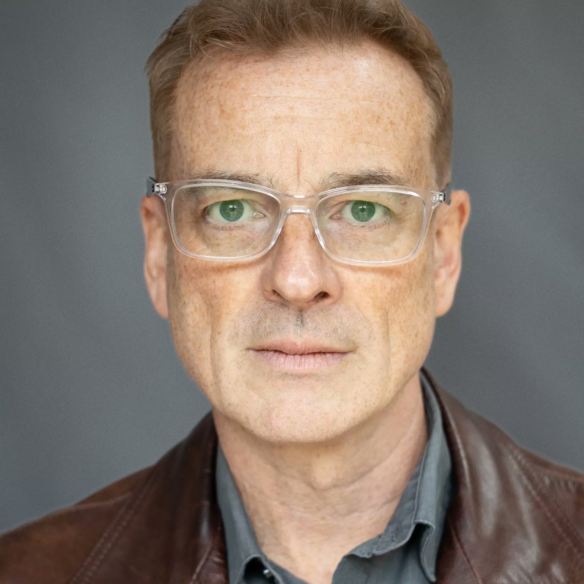 New headshots for 2023. Had the "imposter syndrome" dream. It's not what you think. I understood it for the first time.

Photos by OleHoff.com