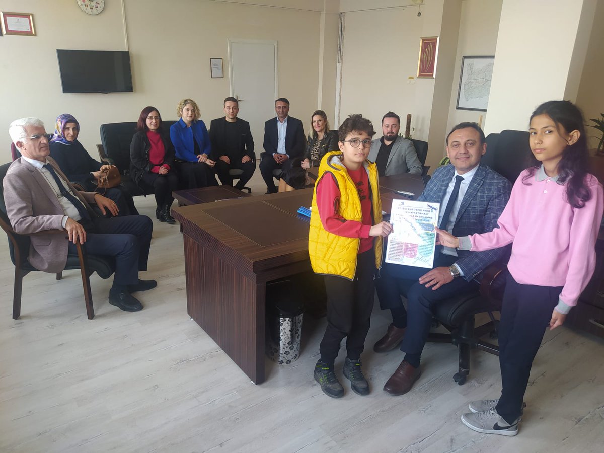 setetwinning's tweet photo. The partners of our project in Manisa visited their local superiors in their offices and introduced their projects @il_mem_45 @alasehirmem @gumuscay45 @EEKayacik @alaşehirbilimsanat @alaşehirfatihortaokulu https://t.co/t0fnKnYdvy