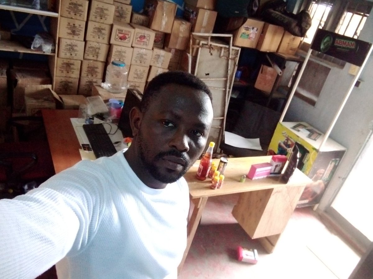 vivienkondo's tweet photo. La tête que tu fais et l'inquiétude qui s'en suit quand tu dois être livré en mars et que c'est parti pour Mai... C'est chaud partout, mais encore plus au pays!! On souffre en silence, le sourire aux lèvres #mambaenergydrink #prodix
#Dieu veille🙏🙏 https://t.co/yq7cxvXmsx