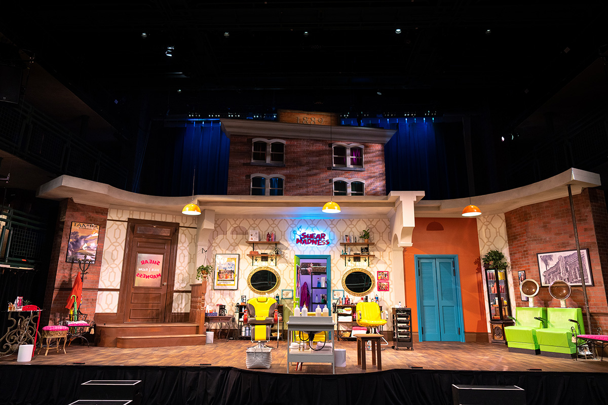 StrazCenter's tweet photo. ✂️ The salon is only open for a few more weeks! Make your appointment today: https://t.co/9gbmJ2DaBr
#StrazProduced #ShearMadness
📷: James Zambon Photography https://t.co/9gBuufIVEP