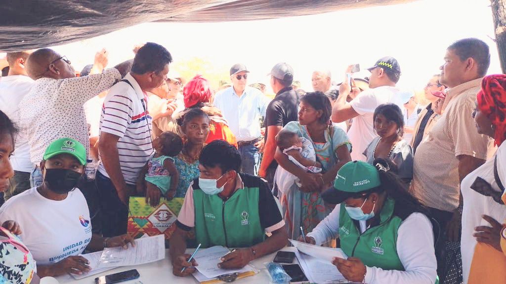 yaneriscc's tweet photo. En #Manaure zona Sabana, equipo regional @ICBFColombia atendió 52 usuarios: 5 madres gestantes, 47 niños y niñas menores de 5 años, durante inicio del Plan Inmediato para La Guajira, en el marco de la Sentencia T302 bajo liderazgo del Consejero @velascoluisf y Gerencia Guajira. https://t.co/lZhf3NYMOC