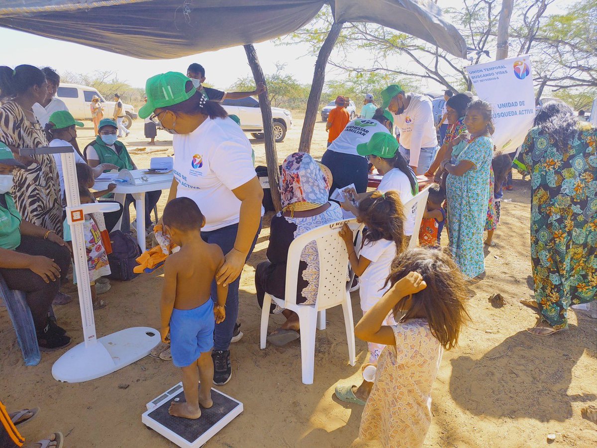 yaneriscc's tweet photo. En #Manaure zona Sabana, equipo regional @ICBFColombia atendió 52 usuarios: 5 madres gestantes, 47 niños y niñas menores de 5 años, durante inicio del Plan Inmediato para La Guajira, en el marco de la Sentencia T302 bajo liderazgo del Consejero @velascoluisf y Gerencia Guajira. https://t.co/lZhf3NYMOC