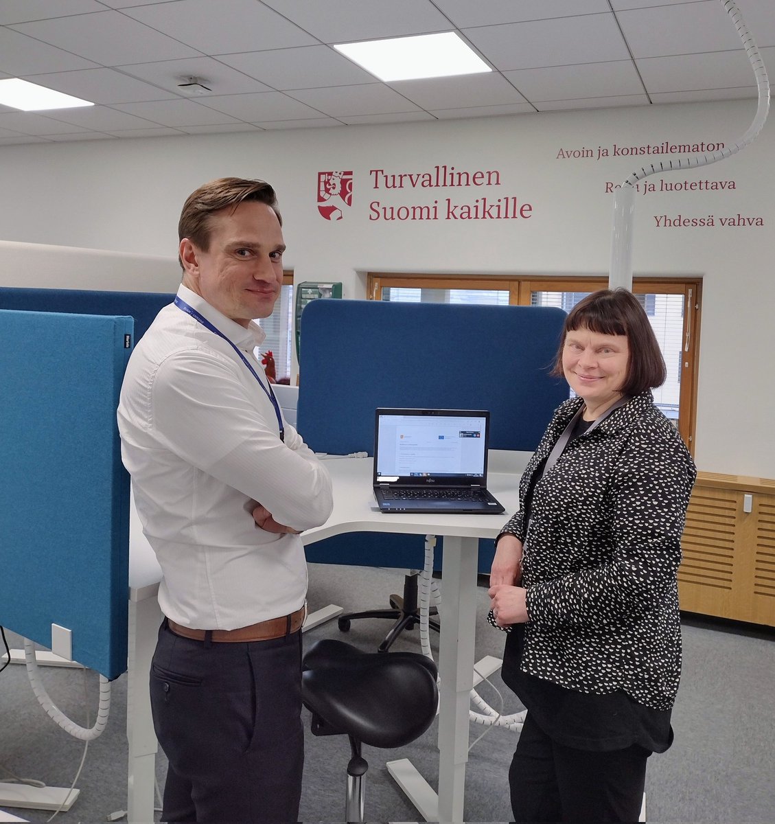 Syksyn 2022 <a href="/EUSArahastot/">EU:n sisäasioiden rahastot</a>'jen hakujen viimeiset päätökset ovat parhaillaan <a href="/L_YliVakkuri/">Laura Yli-Vakkuri</a>'n allekirjoitettavana upouudessa EUSA2 sähköisessä järjestelmässä. 🇪🇺 avustusta myönnetään 32 hankkeelle 41 miljoonaa € #EUntuella