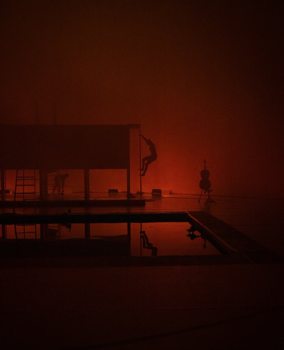 A spotlight on #FlorentinaHolzinger, Berlin-based #choreographer and #performanceartist who uses #dance to comment to investigate the limits and physicality of the female body is out now. 

nastymagazine.com/art-culture/fl…

 #OpheliasGotTalent