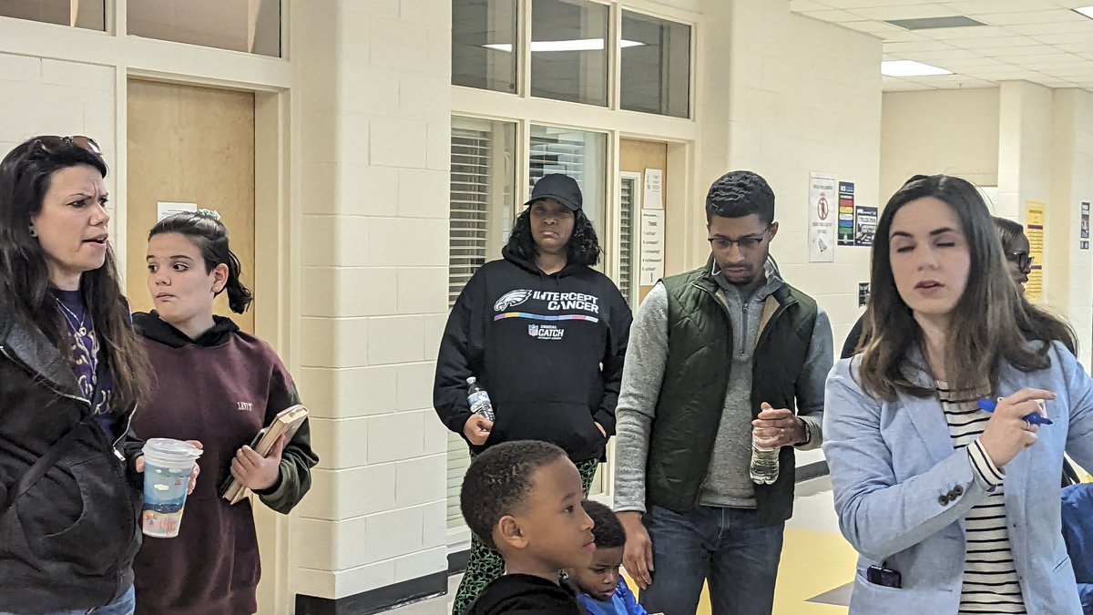 HES_HCS's tweet photo. Hampton Cluster Conversation was a sight to see. We are thankful for our community! @RCE_HCS @MCE_HCS @HHS_HCS @HMS_HCS https://t.co/5PpmCchm5b