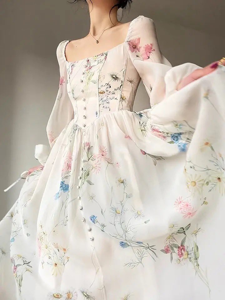 300moods's tweet photo. Floral princess dress 🥀🌺 https://t.co/lOXmCrxecj
