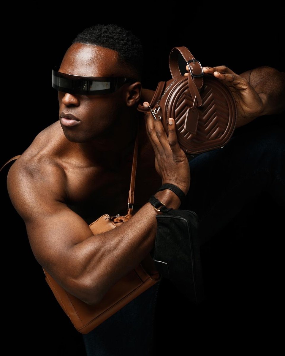 Atlantis_Models's tweet image. New Face Incoming! Please welcome Travis to our agency 🙌🔥

📸 IG - @shotbysarahlou &amp;amp; @charlottejoff

#atlantismodels #atlantisfamily #scoutmeama #malemodel #mensfashion #photoshoot #fashion #editorial #newface #scouted