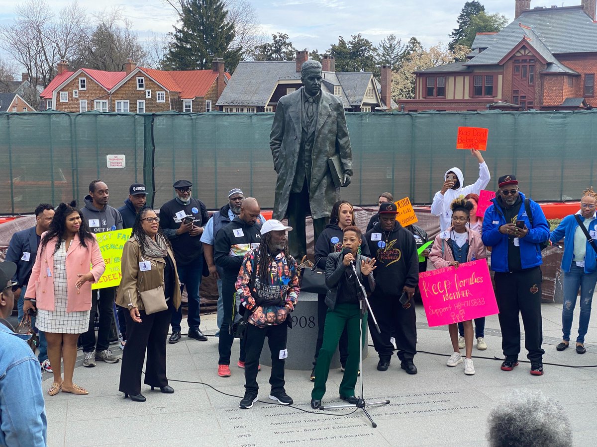MatanZeimer's tweet photo. It was great to join @Out4JusticeOrg, @MarylandProject, @releasemd, and many others in Annapolis to continue the calls for justice for all! The continued lack of funding for women's prerelease in MD was one of the many issues highlighted. Take action now: https://t.co/xjgESHqBnd https://t.co/TK6r8KVmLB