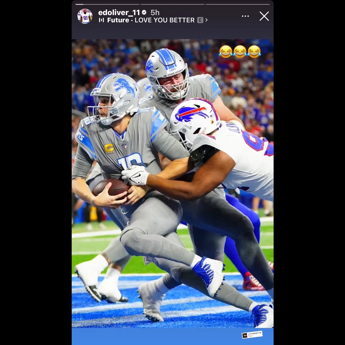 bearszn's tweet photo. Bills DT Ed Oliver posted pictures of him sacking Goff, Rodgers, and Cousins on his IG story saying he “enjoyed himself” 

This is such a stretch, but Oliver to Chicago? 👀

#Bears https://t.co/d5sRiwHH63