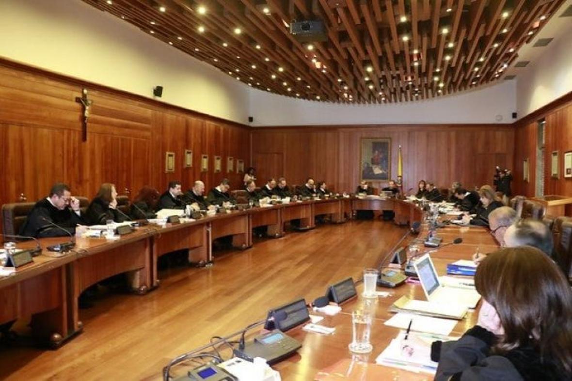elheraldoco's tweet photo. Consejo de Estado admite tutela para retirar reforma a la salud del Congreso ➡https://t.co/Emmh0UJwt0 https://t.co/M0kPJu9jMG