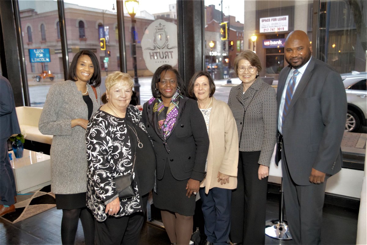 HCC_IL's tweet photo. HCCI extends our utmost gratitude to the many legislators who attended our reception last night and met our members! We enjoyed the many valuable discussions about Illinois' skilled nursing industry and the work we do to ensure the highest level of care for elderly individuals. https://t.co/nGjERIrshw
