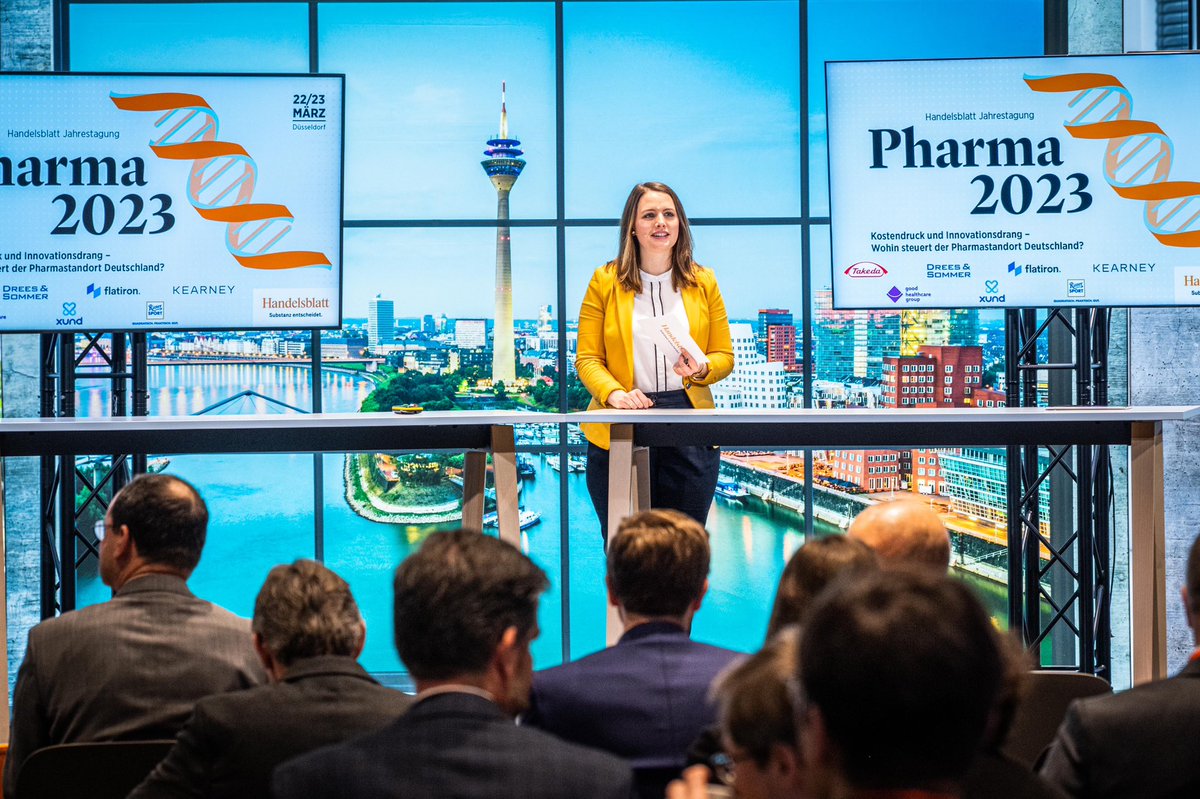 SMGroeneveld's tweet photo. Kostendruck und Innovationsdrang - Wohin steuert der Pharmastandort Deutschland? Dieser Frage gehen wir beim @handelsblatt auf der diesjährigen Pharma-Tagung zusammen mit ExpertInnen auf den Grund. #pharma #Arzneimittel #generika #Digitalisierung #Gesundheit https://t.co/L1DmaeAhqA