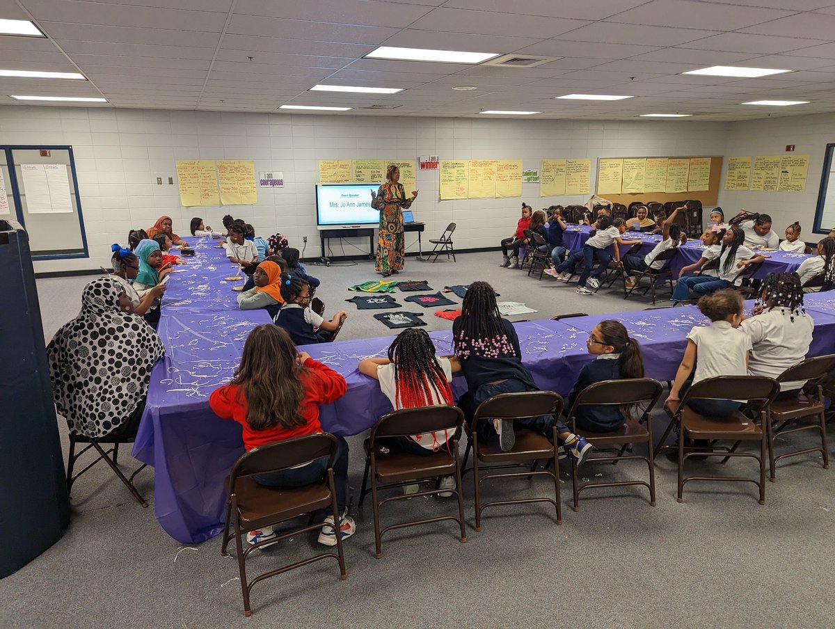 McFerranKY's tweet photo. Ms. Jo Ann James speaking about the importance of reading and how it opens up more opportunities. Did you do your best? Ask yourself that question. @LDJones01 @JCPSAsstSuptAIS @AHoschJCPS @McFerranAP https://t.co/qo44QnFtKP