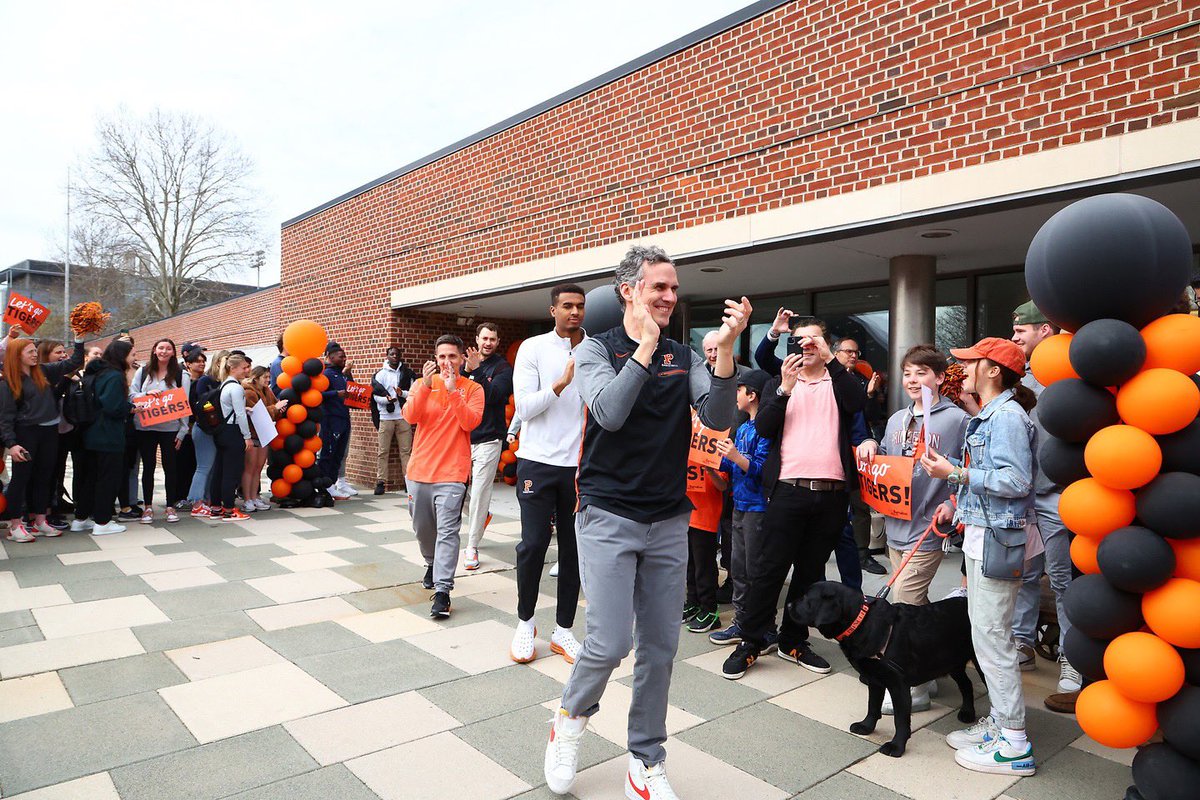 PrincetonMBB's tweet image. The Sweetest Send-Off.

A huge thank you to all those who came out send us off to the Sweet 16 in style! We appreciate all of the support and your help in creating such a special moment for the Tigers!

#MakeShots 🐯🏀