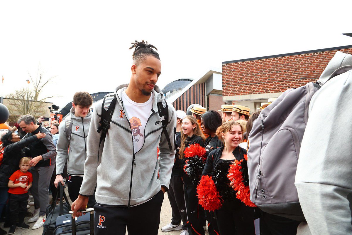PrincetonMBB's tweet image. The Sweetest Send-Off.

A huge thank you to all those who came out send us off to the Sweet 16 in style! We appreciate all of the support and your help in creating such a special moment for the Tigers!

#MakeShots 🐯🏀