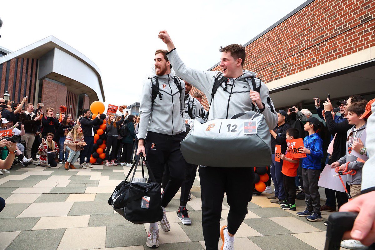 PrincetonMBB's tweet image. The Sweetest Send-Off.

A huge thank you to all those who came out send us off to the Sweet 16 in style! We appreciate all of the support and your help in creating such a special moment for the Tigers!

#MakeShots 🐯🏀