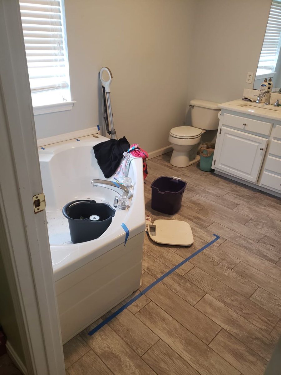 We are getting ready for a complete bathroom redesign! 💪🔥😍Learn more about our 12 months interest free financing options by clicking the link below ➡️ bit.ly/3nc8GaG #southbroadpaintcenter #southingtonct #ctbathroomdesign #bathroomrenovation