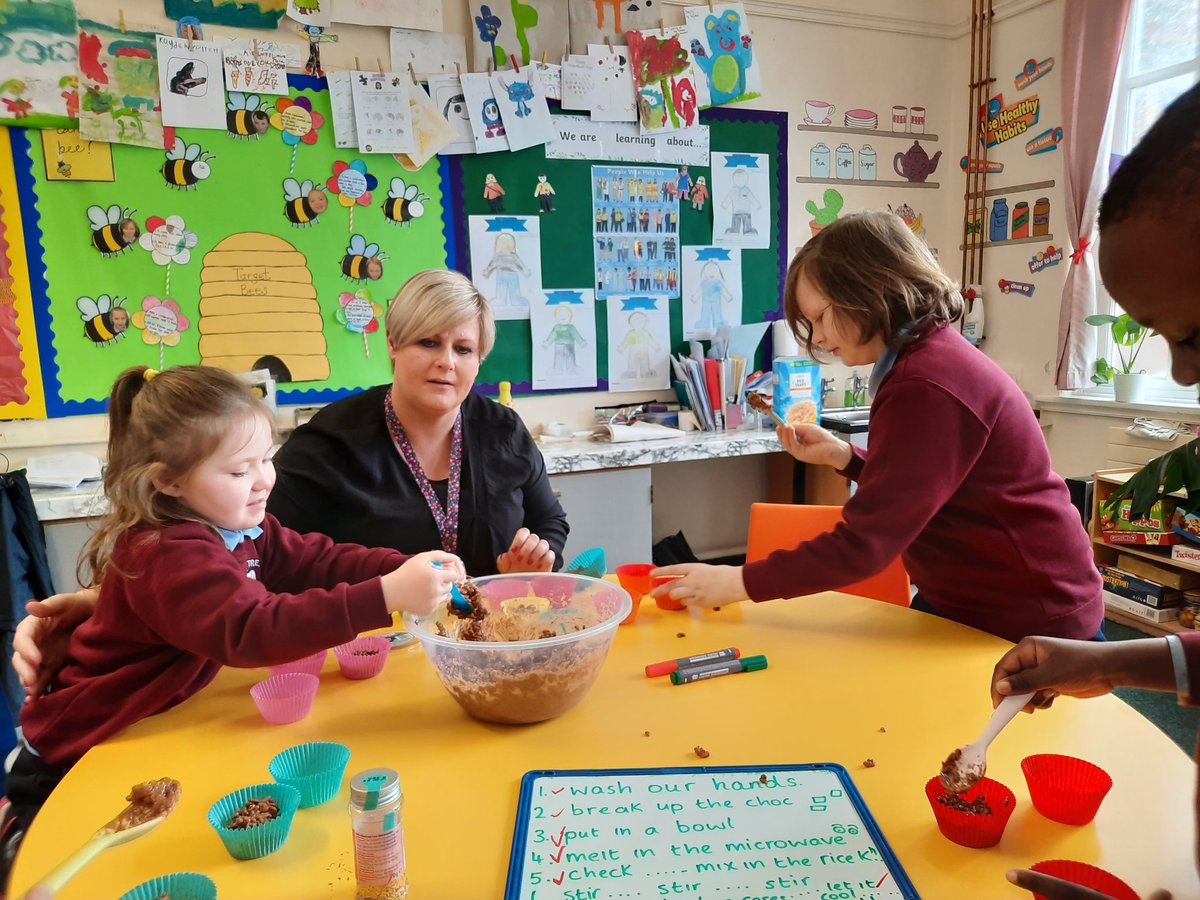 Some amazing baking today from our Sunrays 🌞 ☀️.  They made some lovely Rice Krispy buns. 👨‍🍳 👩‍🍳 they were deeelicious. 😋 Well done everyone 👏 

<a href="/jomonty76/">Joanne Montgomery</a> <a href="/fanest_ps/">Fane Street Primary</a> <a href="/primaryvpNI/">Gordon Nicholl</a>