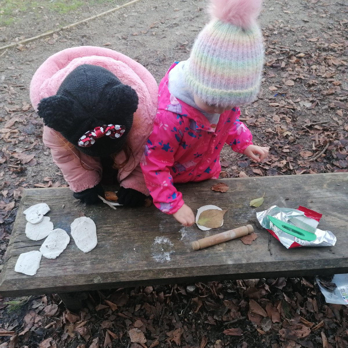 Mrs_A_Freeman's tweet photo. We have been exploring patterns in nature using clay. @SychdynSchool @_OLW_ https://t.co/YBp8NCR1l0