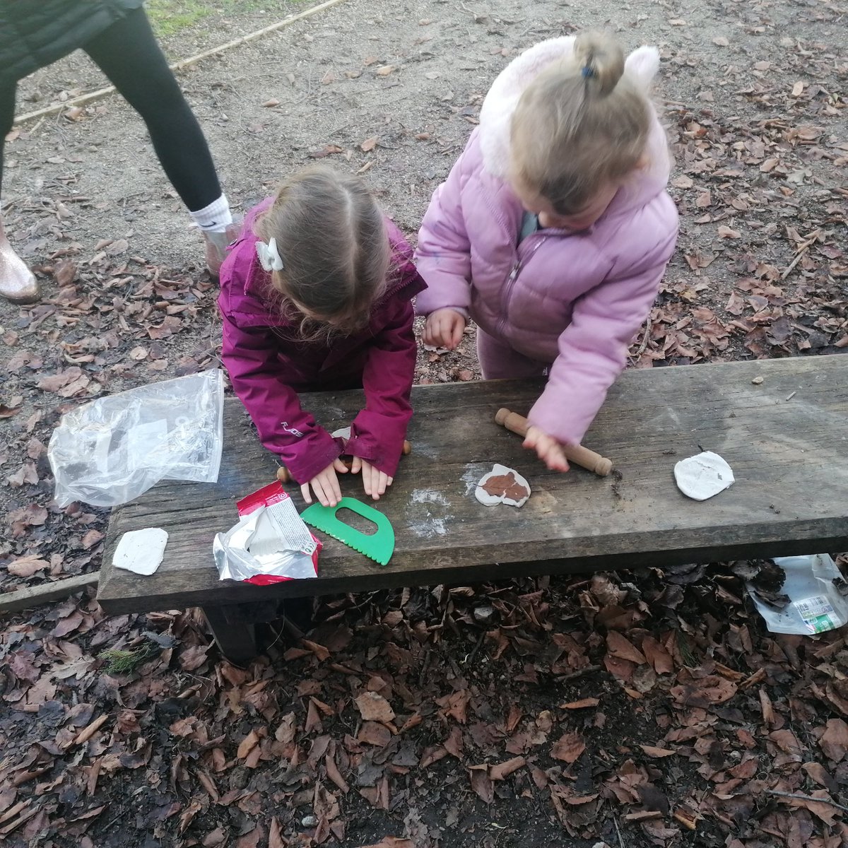 Mrs_A_Freeman's tweet photo. We have been exploring patterns in nature using clay. @SychdynSchool @_OLW_ https://t.co/YBp8NCR1l0