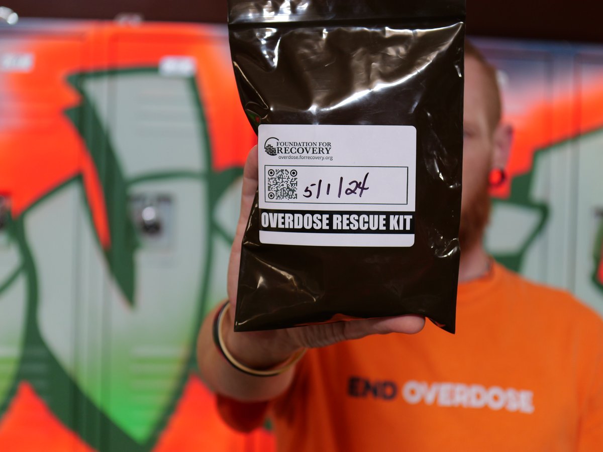 ForRecovery's tweet photo. Since August, 84 passionate community members enrolled in our Overdose Prevention Ambassador program. They've received training & supplies to canvass & engage their community in overdose prevention strategies & #Narcan distribution. @ClarkCountyNV #EndOverdose #RecoveryCurrent https://t.co/LPhz4bYiQ6