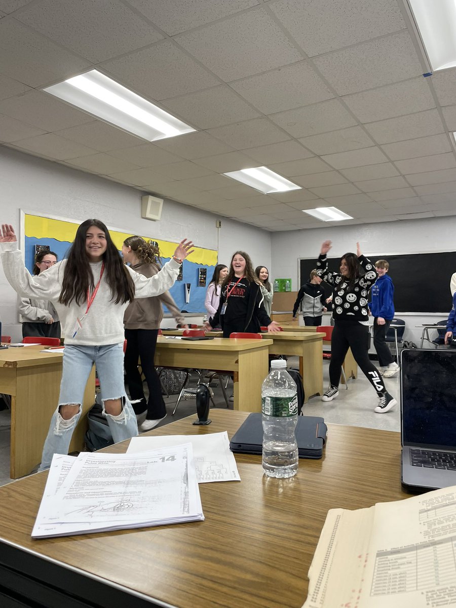 pokingny's tweet photo. Pulse Rate Lab Per. 2 and 8. Exercise, Carbon Dioxide and Learning. #fpm #FPMPulse https://t.co/Z4JytmqM5Y